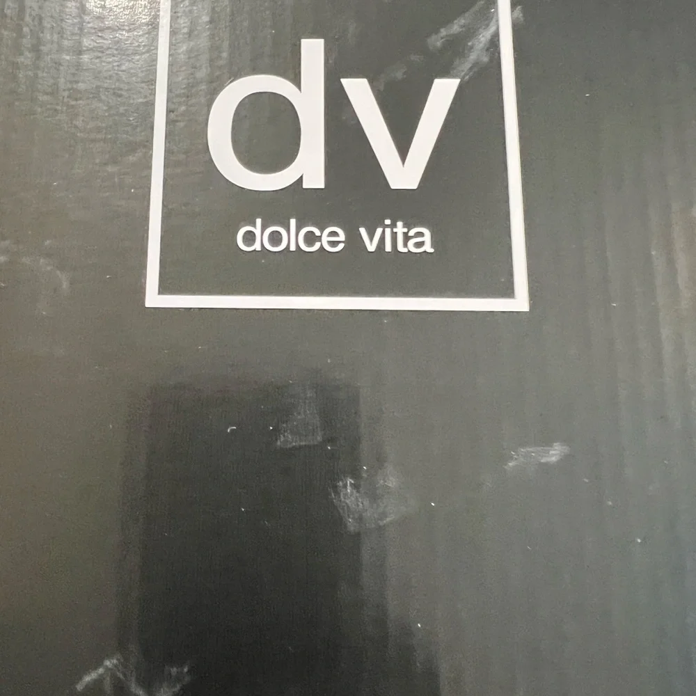 DV by Dolce Vita style biddy